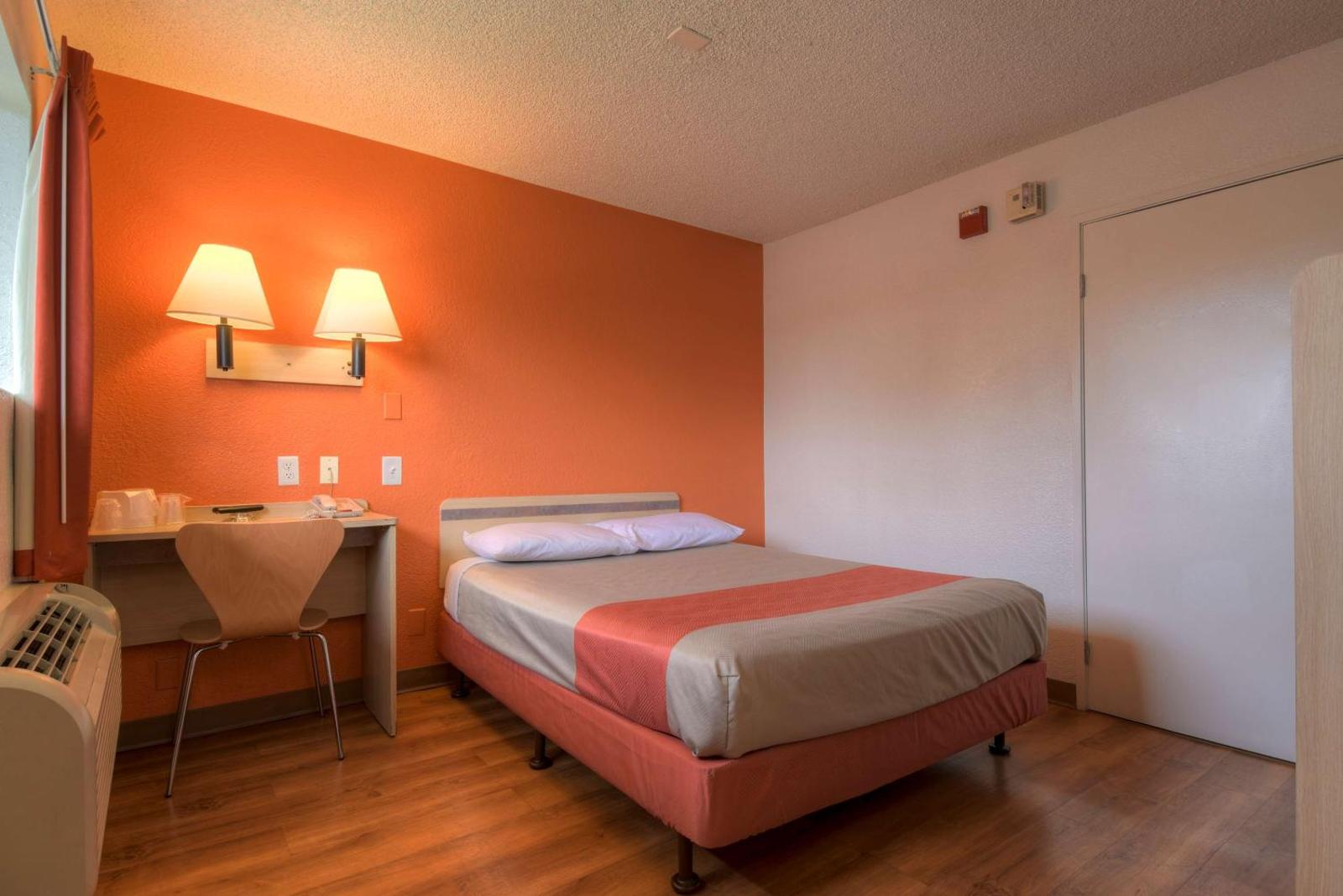 Motel 6 Los Angeles -Baldwin Park