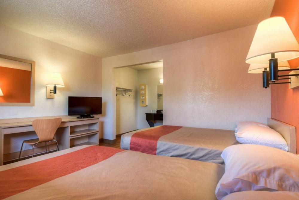 Motel 6 Los Angeles -Baldwin Park