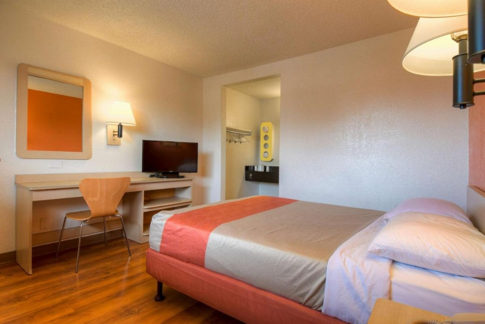 Motel 6 Los Angeles -Baldwin Park